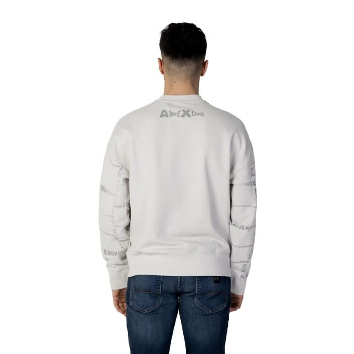 Fresh and stylish Armani Exchange grey sweatshirt for men, featuring a round neck and long sleeves, ideal for a chic Spring/Summer outfit