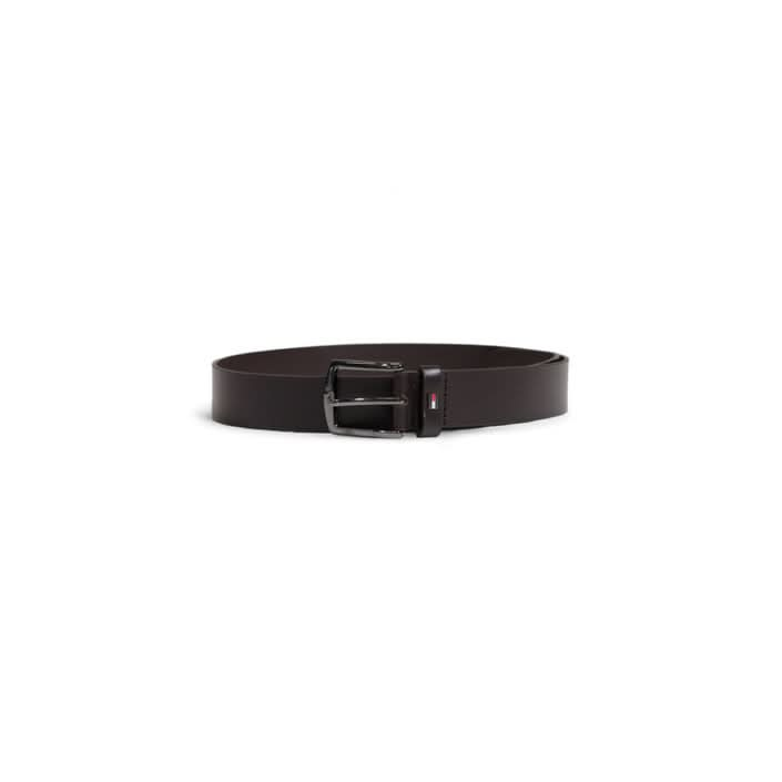 Classic brown Tommy Hilfiger leather belt, ideal for Fall/Winter outfits.