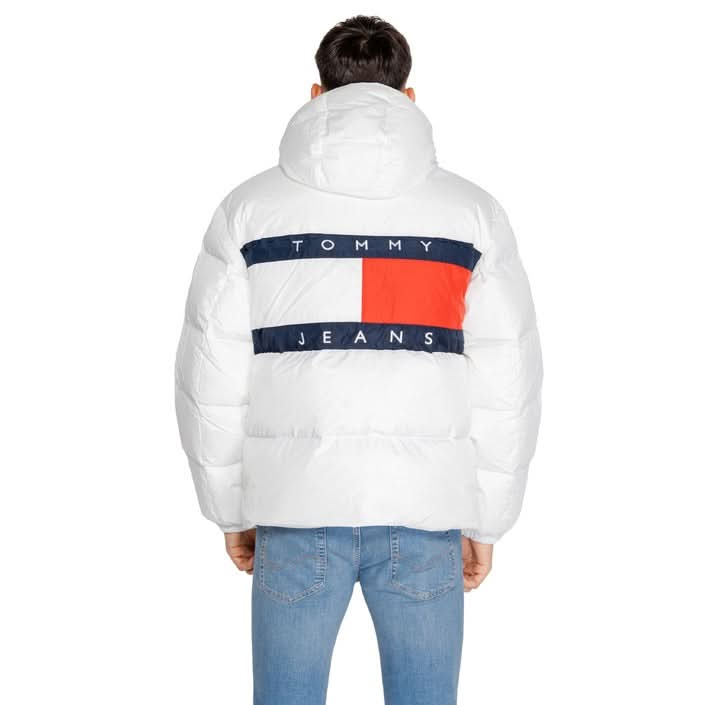 Stylish white Tommy Hilfiger jacket with bold print, perfect for Fall/Winter.