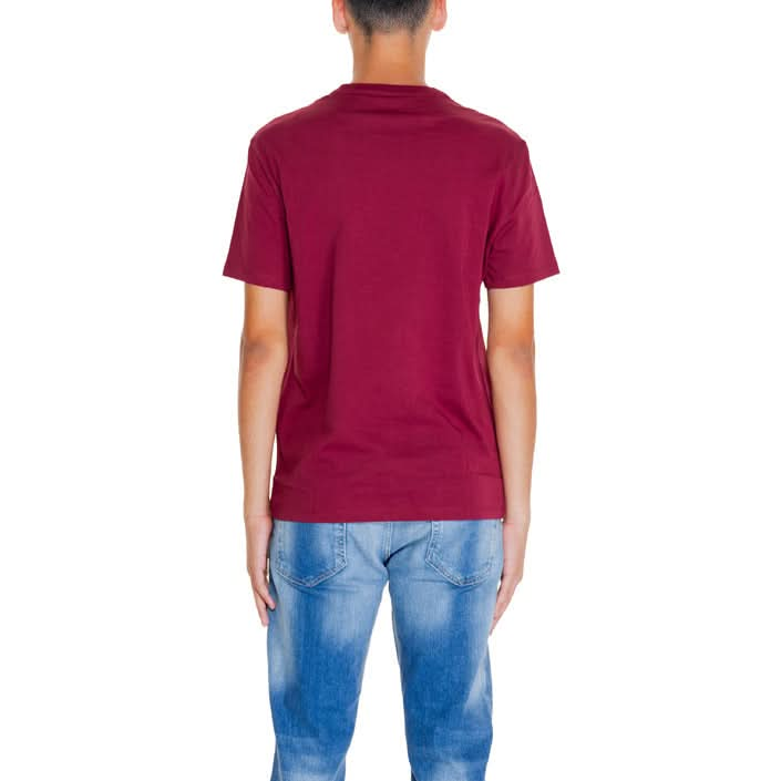 T-Shirts for Any Occasion Casual looks: Pairing Armani t-shirts with jeans and sneakers 