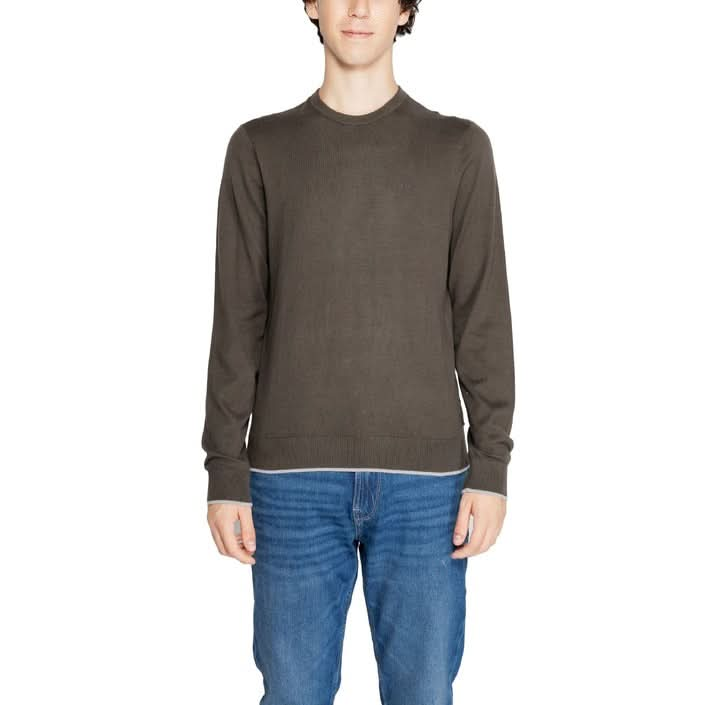 Armani Exchange green knitwear – luxurious and comfortable for Fall/Winter.