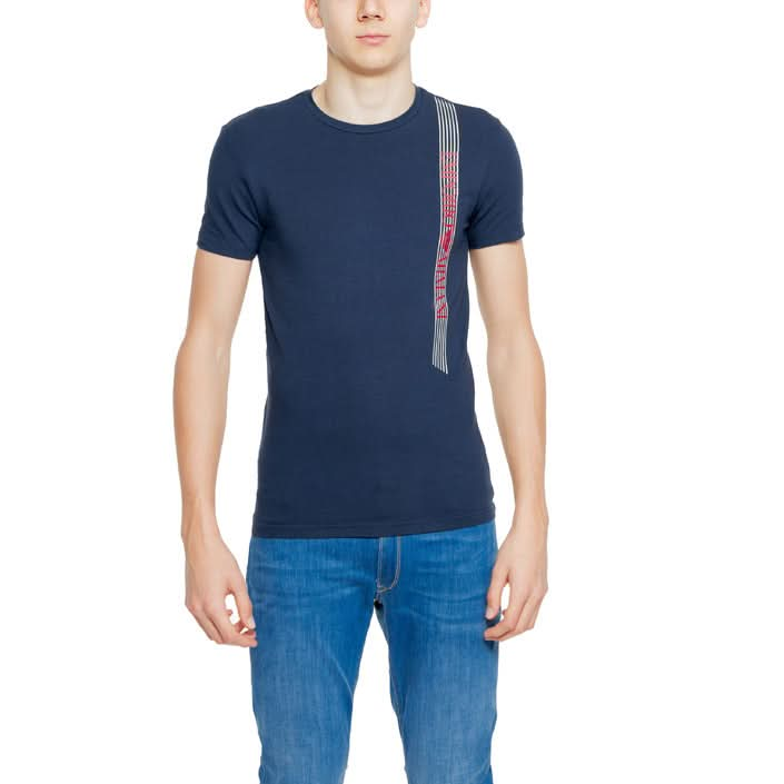 mporio Armani Men’s Blue Printed T-shirt with short sleeves and round neck.