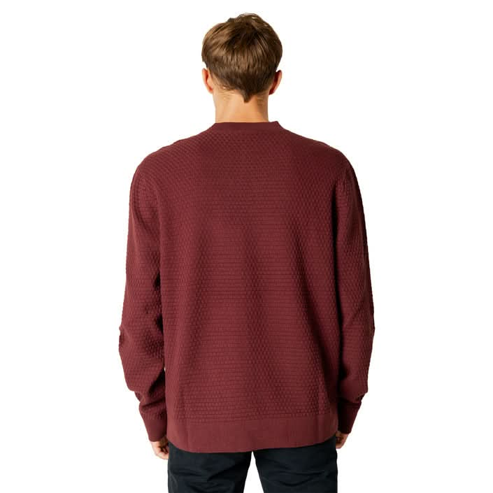 Luxurious bordeaux sweater by Armani Exchange – slip-on design with long sleeves and a round neckline, perfect for Fall/Winter.