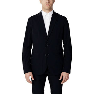 Armani Exchange Blue Blazer for Men, crafted from 100% cotton with a lapel collar and button fastening. Perfect for a modern lifestyle, suitable for both business and pleasure.