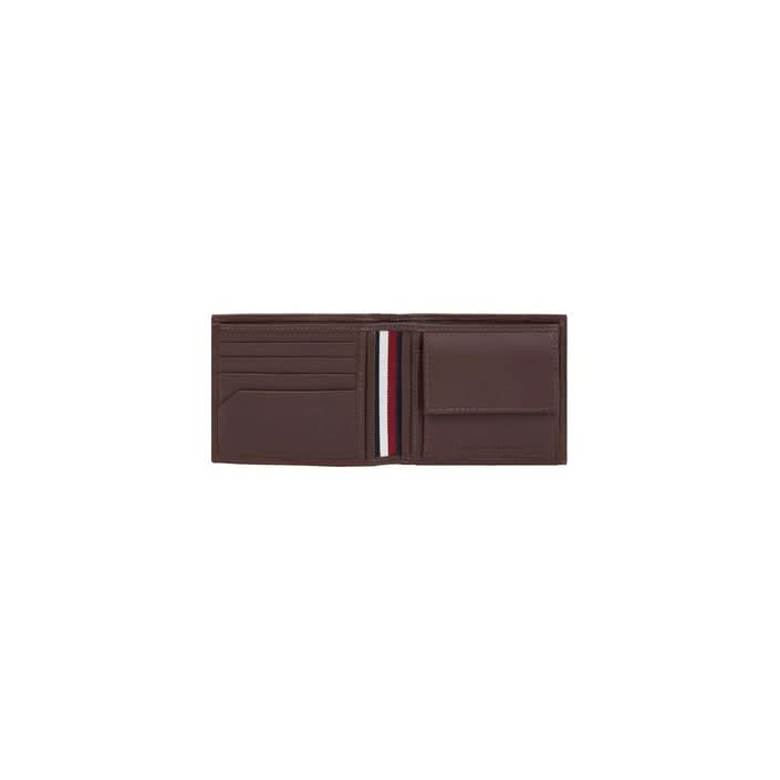 Classic brown Tommy Hilfiger leather wallet, perfect for everyday us