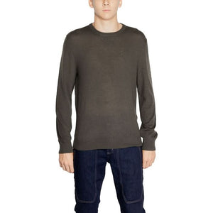 Armani Exchange brown wool knit sweater for men – featuring a round neck and long sleeves, perfect for sophisticated Fall/Winter style.