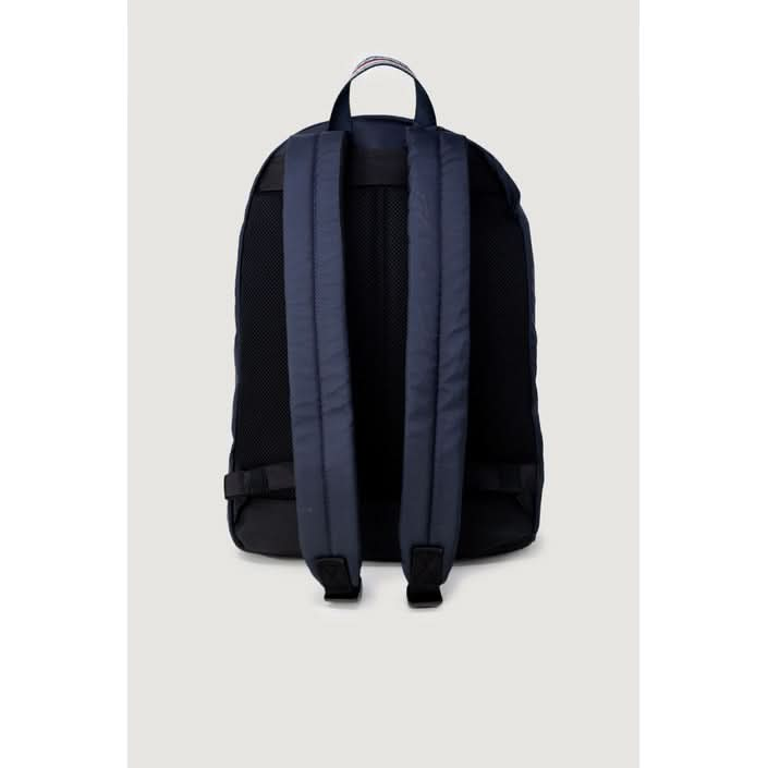 Tommy Hilfiger Men’s Blue Bag with zip pockets, ideal for travel and daily use.