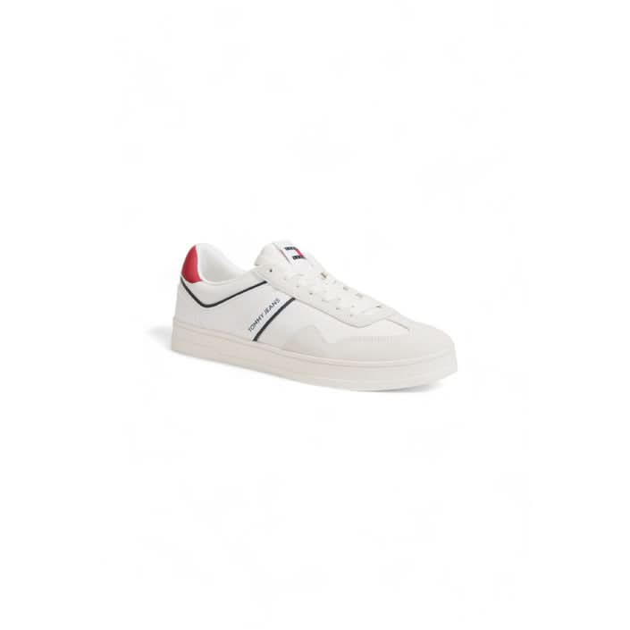 Classic white Tommy Hilfiger leather sneakers, ideal for Fall/Winter wear.