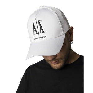 Armani Exchange white Cap with a chic print and comfortable 100% cotton fabric, ideal for achieving an effortlessly cool style in the warmer months.