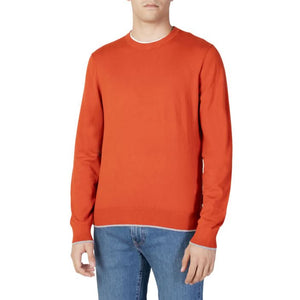 Effortless style: Armani Exchangeslip-on sw orange sweater for Fall/Winter with a round neck.