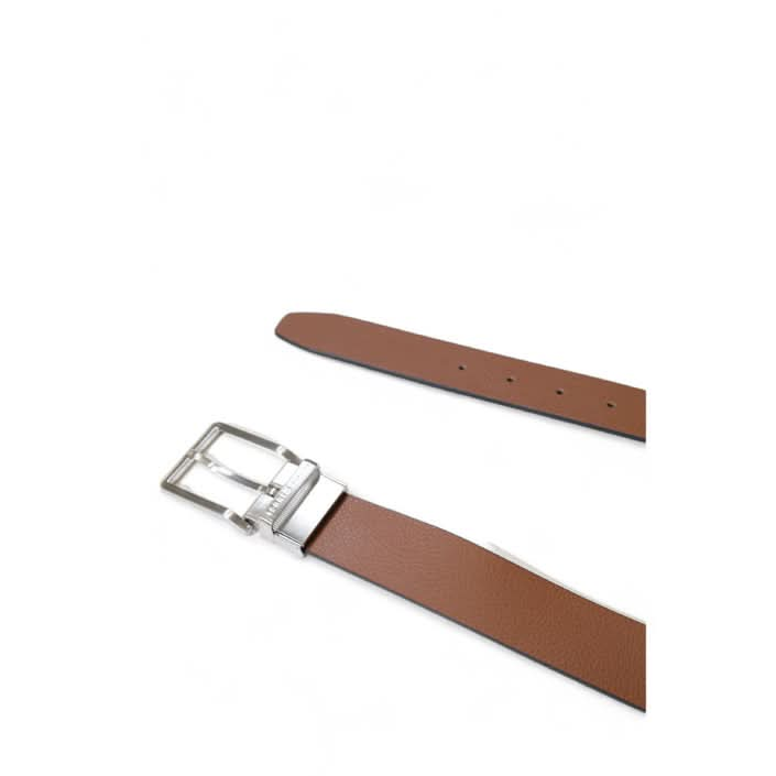 Tommy Hilfiger Men’s Leather Belt in brown, featuring a classic buckle.
