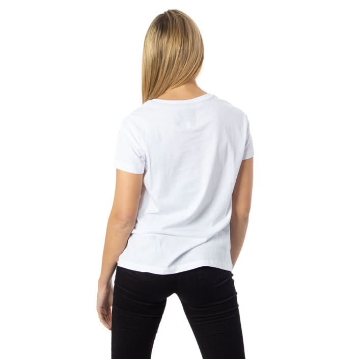 Transform your wardrobe with the Armani Exchange Women's White T-Shirt. This stylish tee boasts a sleek print and 100% cotton comfort, perfect for an upscale, effortless look."