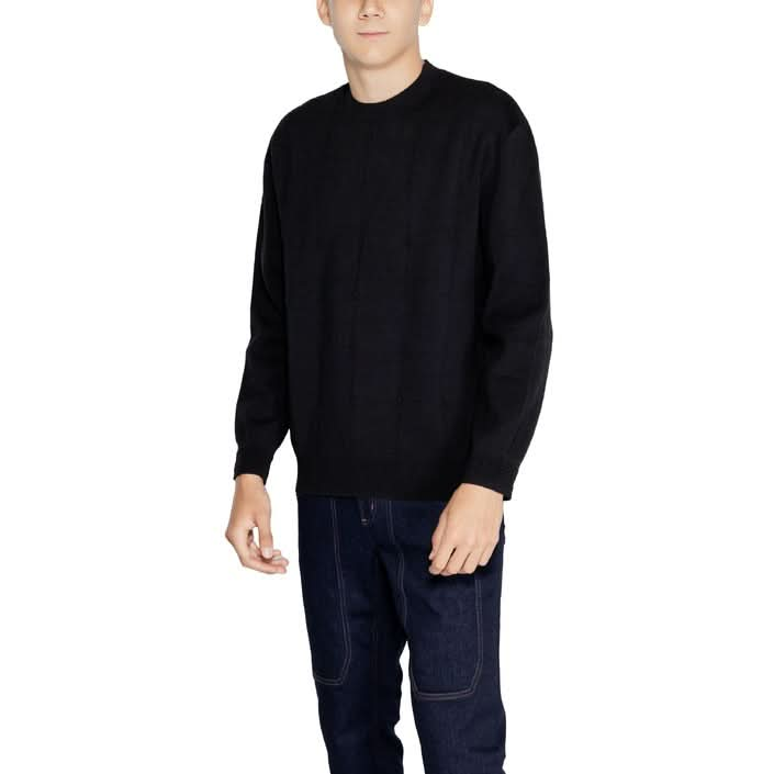 Black checked knitwear by Armani Exchange for men, featuring a round neck and long sleeves, perfect for Fall/Winter fashion