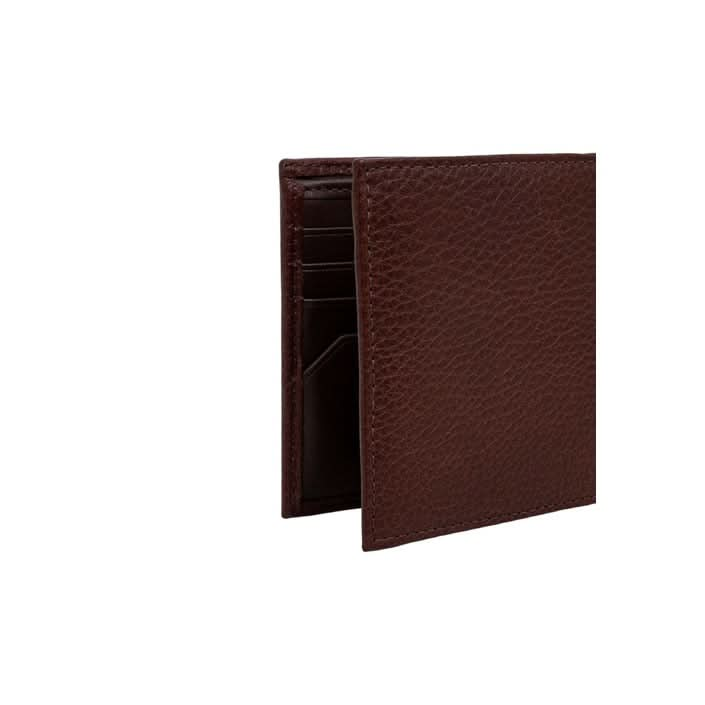 Tommy Hilfiger Men’s Leather Wallet in brown, crafted from 100% premium leather.
