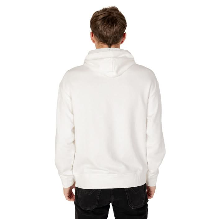 Stay comfortable and trendy in the Armani Exchange white hoodie with bold print and hooded design, made for the modern man.