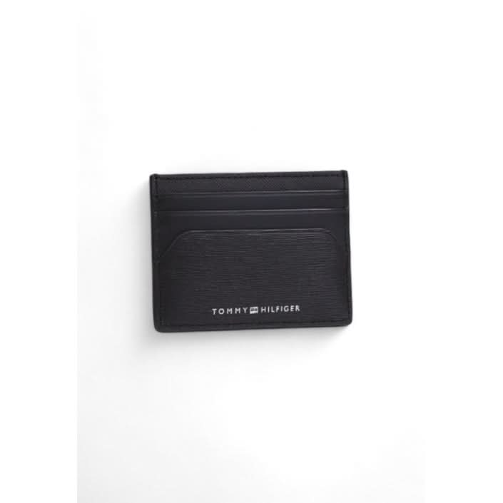 Tommy Hilfiger Men’s Black Wallet, crafted from 100% leather for everyday use.