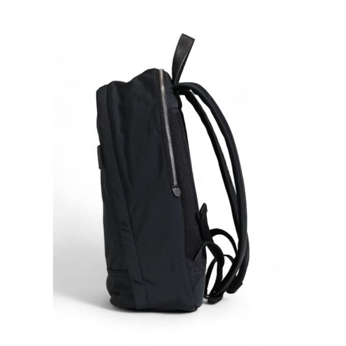 Spacious and durable Tommy Hilfiger Men’s Rucksack, perfect for daily use and travel.