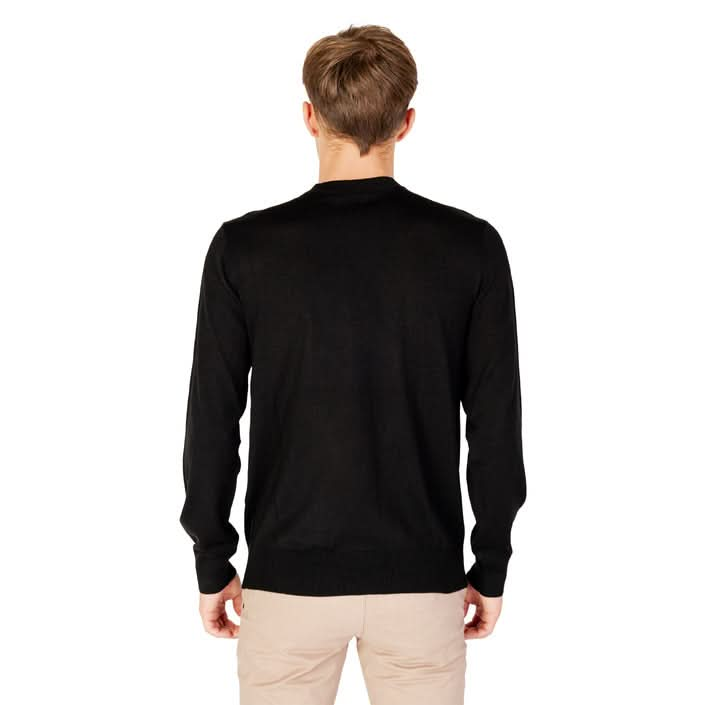 Men’s black knitwear by Armani Exchange – a blend of fleece wool and acrylic, perfect for Fall/Winter.