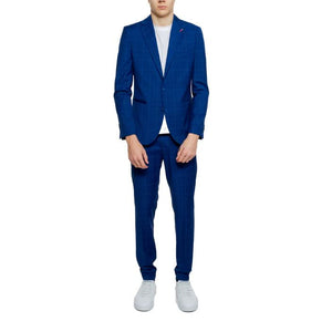 Mulish Men's Light Blue Suit - Front View with Lapel Collar and Button Fastening