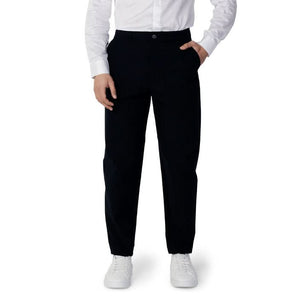 Luxury blue Armani Exchange trousers for men with front pockets and zip button fastening.