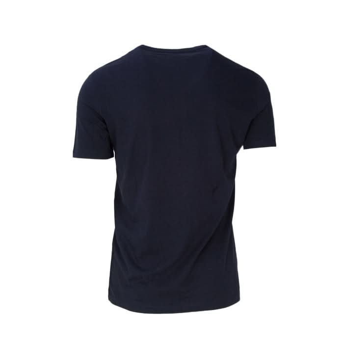 The backside of the Armani Black T-shirt, discover minimalistic luxury!