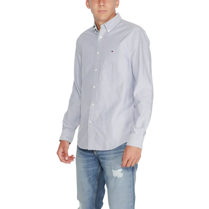 Tommy Hilfiger Men’s Shirt with long sleeves and button fastening for a classic look.