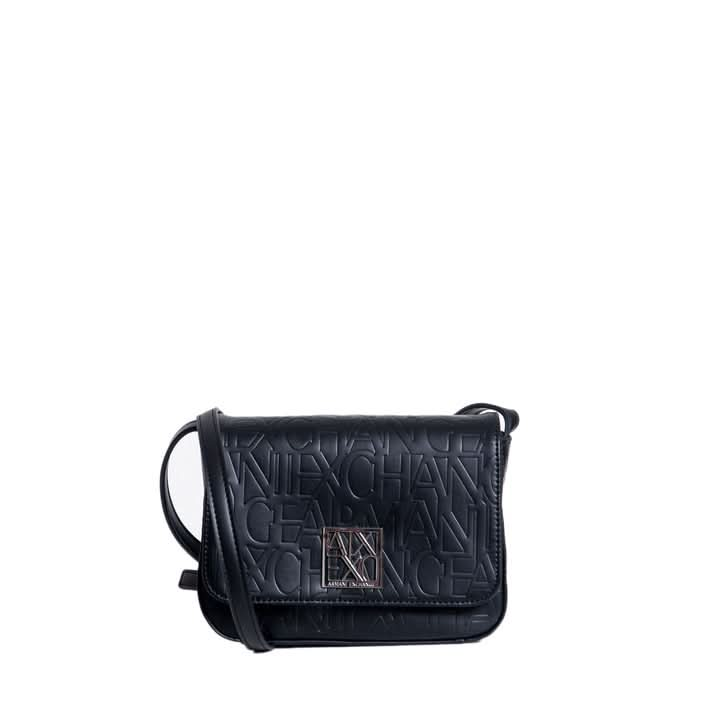 Always dreamed of an Armani Exchange bag? Find affordable luxury at Poshbro with our Women’s Black Shoulder Bag.