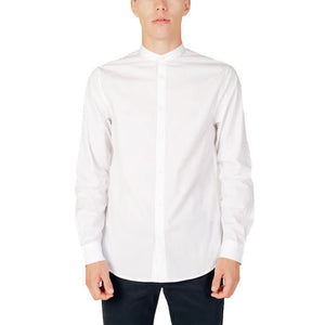 Armani Exchange white mandarin collar shirt – long sleeves and button fastening for a sleek Fall/Winter look.