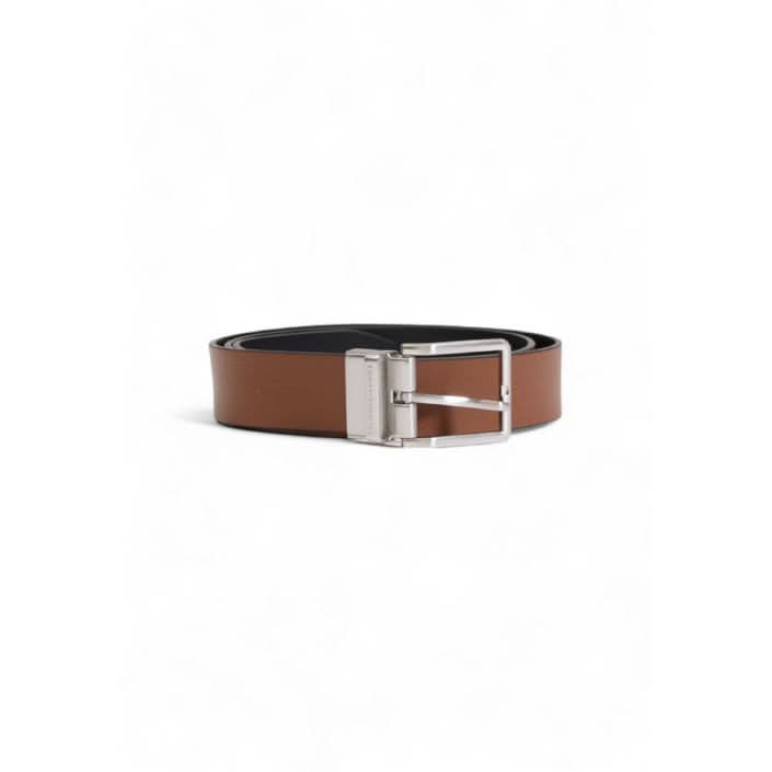 Tommy Hilfiger Men’s Brown Leather Belt with buckle fastening, made from premium leather.