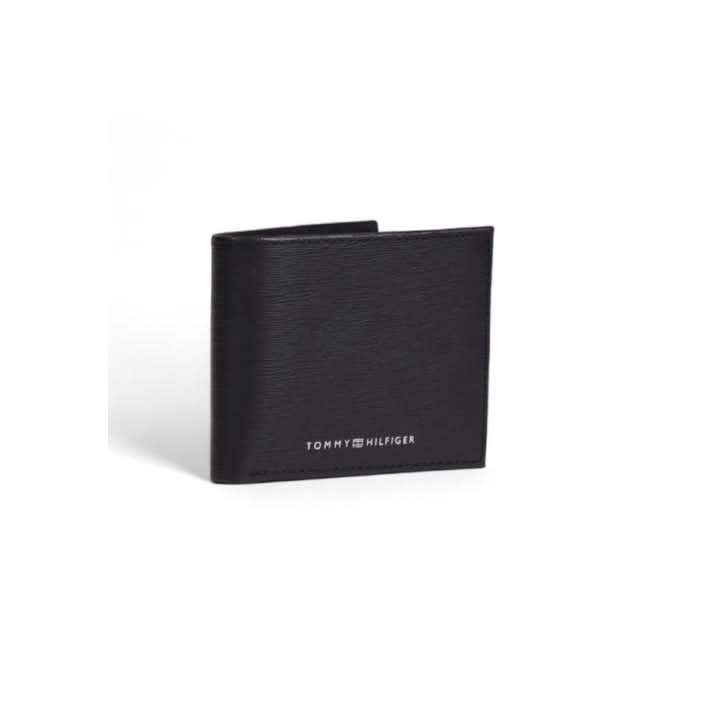 Premium black Tommy Hilfiger leather wallet, ideal for Fall/Winter use.