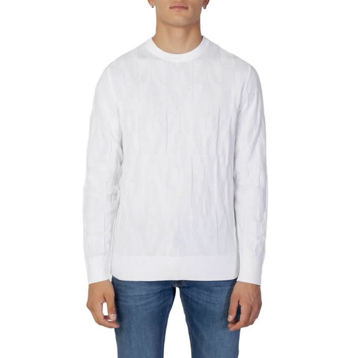 Armani Exchange white knitwear – plain design with long sleeves and a round neck, perfect for Fall/Winter fashion