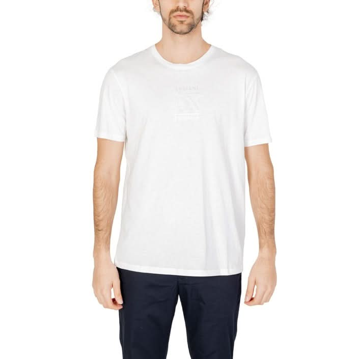 Armani Exchange White Plain T-shirt is a must for fashion loving fmen, featuring a round neck and short sleeves, made from 100% cotton.